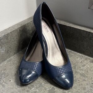 Alia Dark Blue Patterned Heels